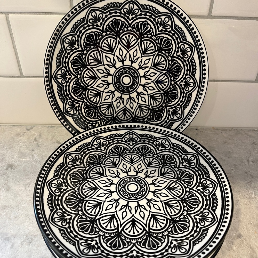 Royal Norfolk Mediterranean Black & White Salad Plates 7 1/2" Mandala 4 Piece